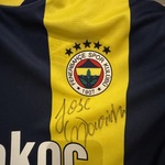 Gesigneerd Fenerbahce shirt door José Mourinho